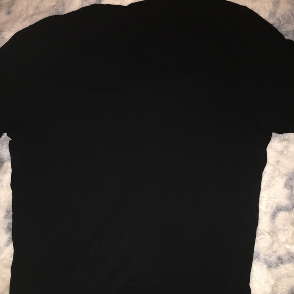 Guess V Neck ♠️🔥 - Picture 3 of 3